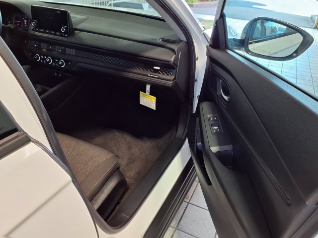 Certified 2025 Honda Accord SE image 22