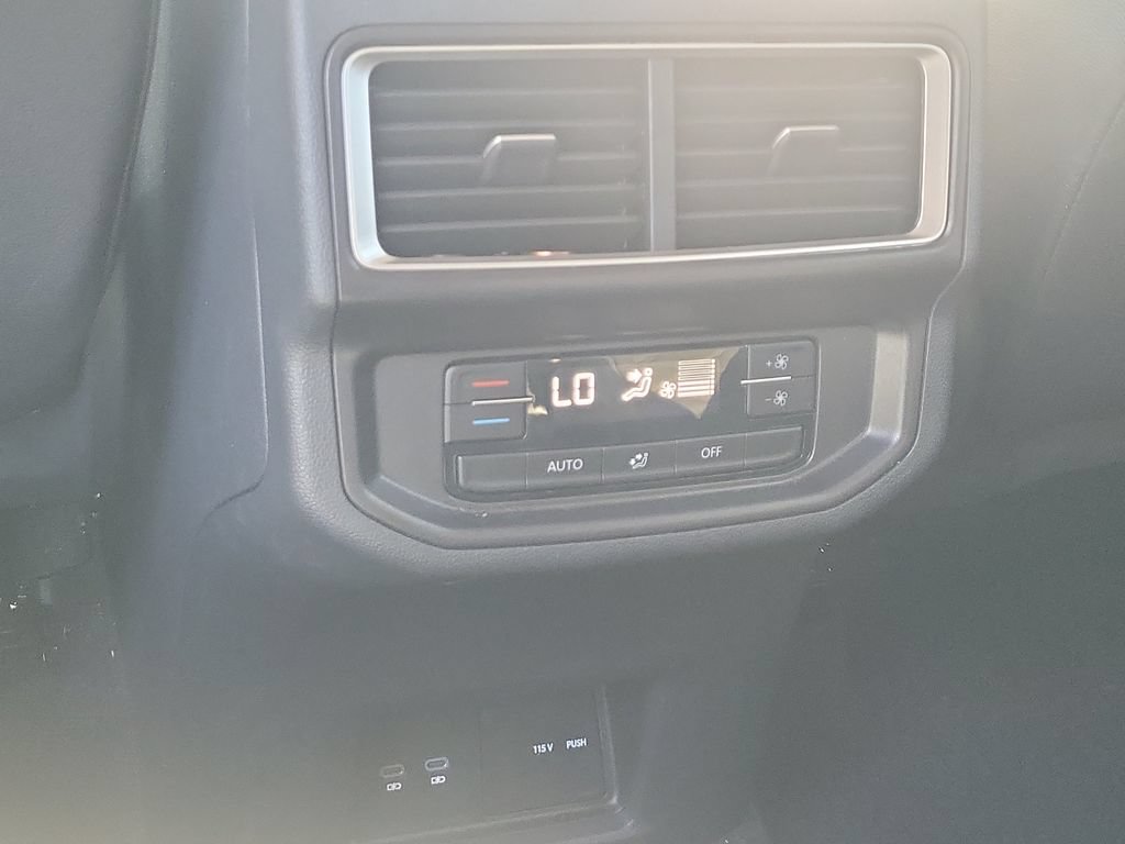 Used 2026 Volkswagen Atlas SE AWD/4WD image 13