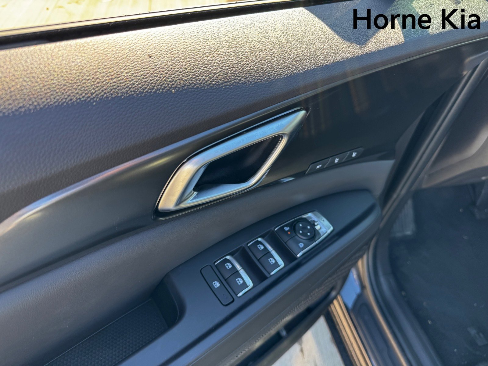 New 2026 Kia Carnival SX w/ SX Dark Edition Package image 10