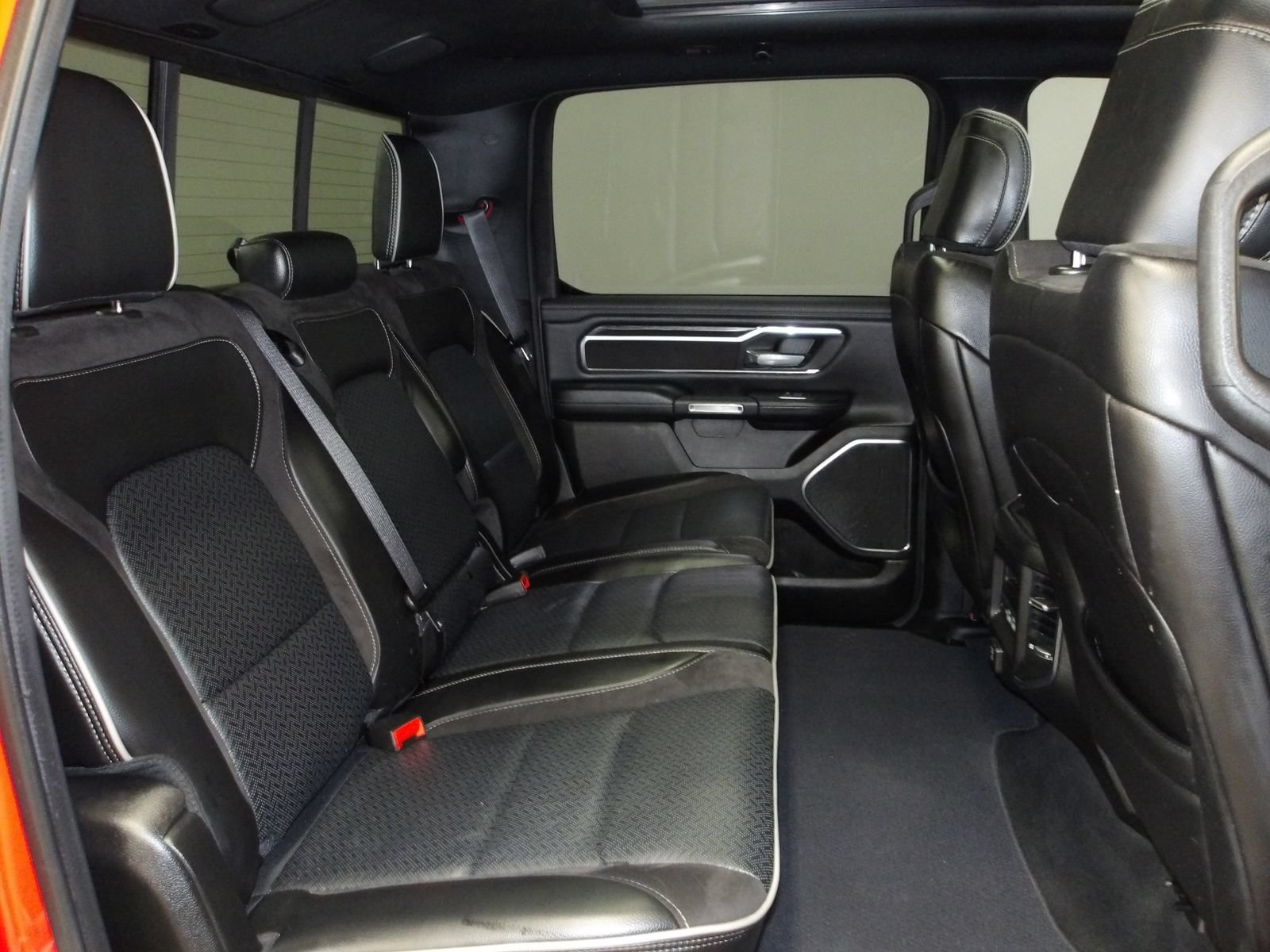 Used 2024 RAM 1500 Laramie AWD/4WD image 18