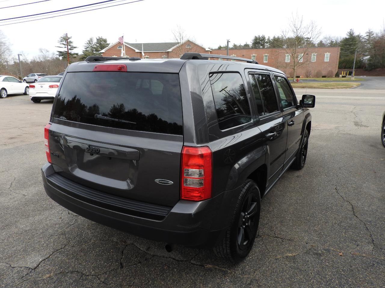Used 2015 Jeep Patriot Sport w/ Power Value Group AWD/4WD image 4