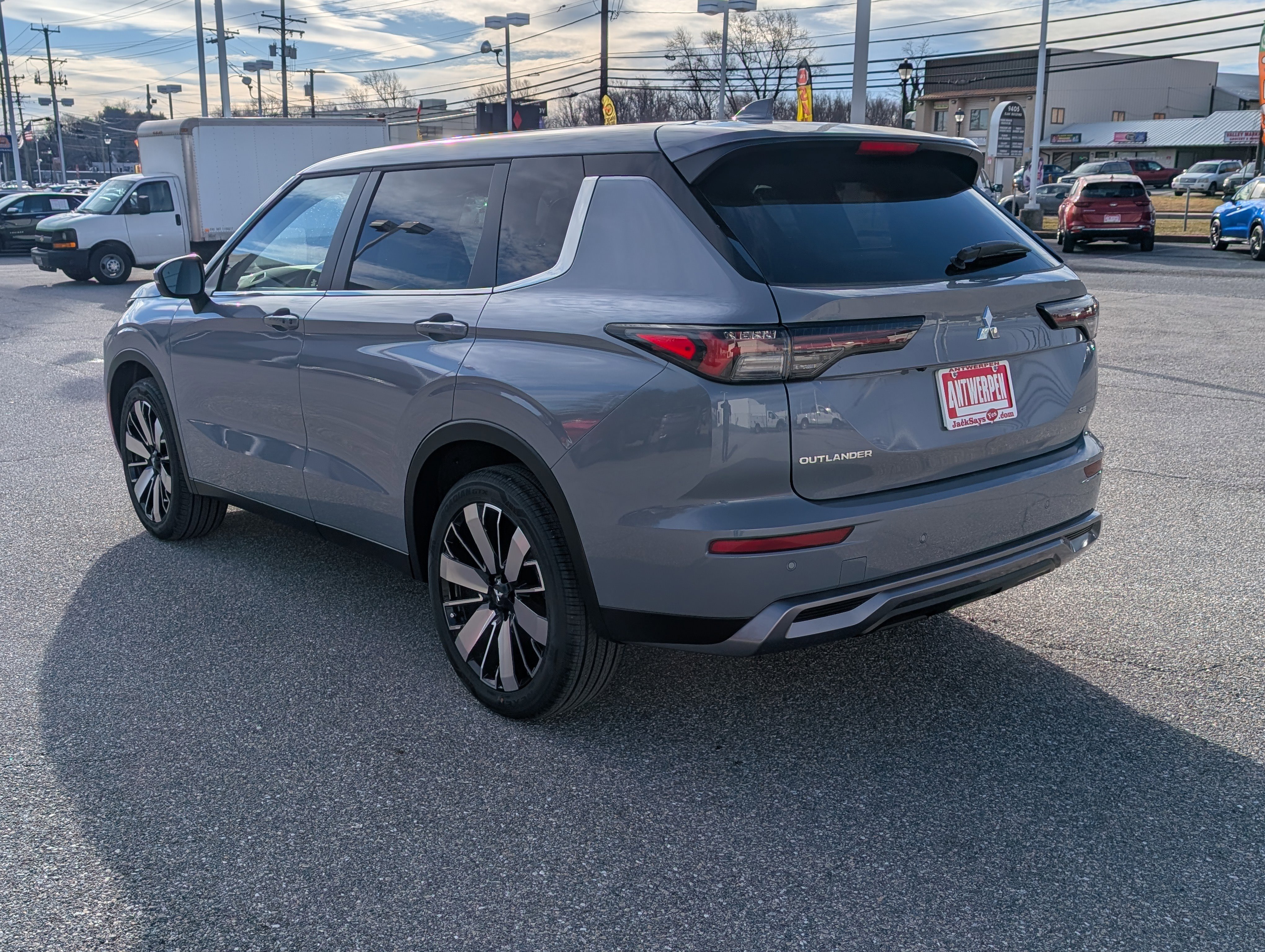 New 2026 Mitsubishi Outlander SE image 5