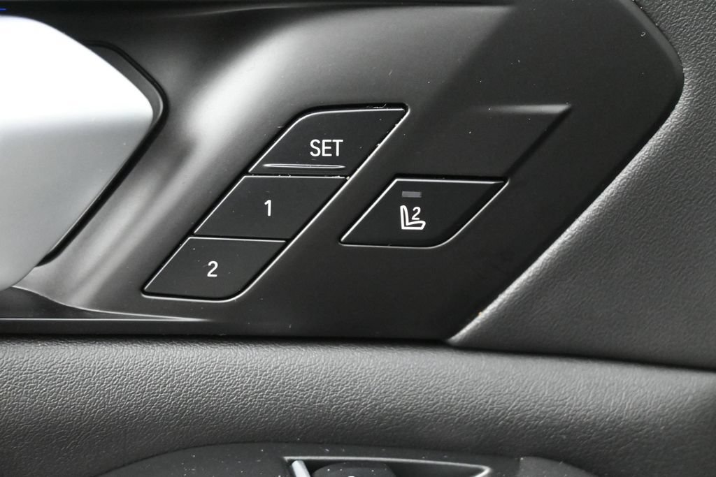Used 2025 BMW X5 xDrive40i w/ Climate Comfort Package AWD/4WD image 5