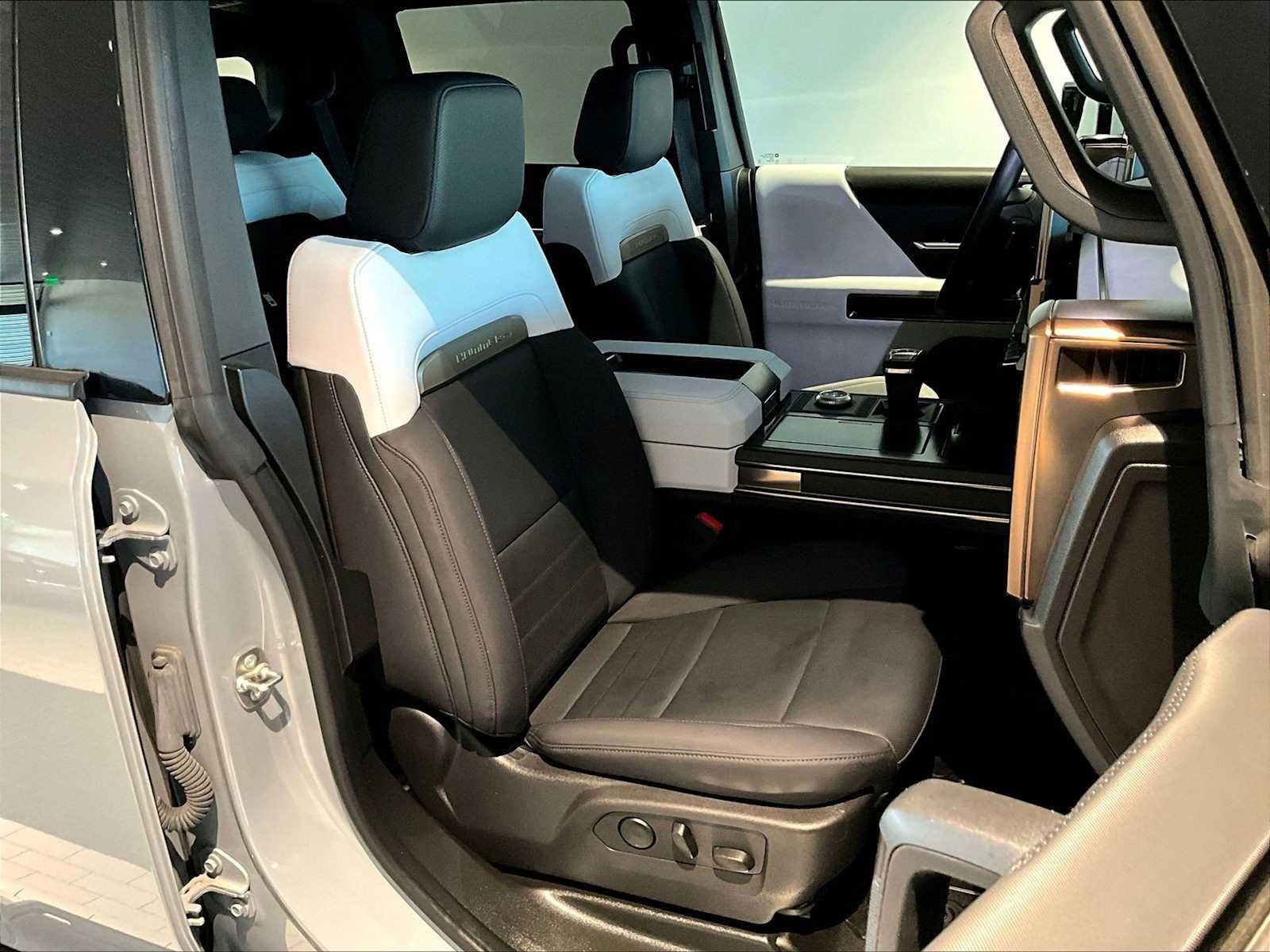 Used 2024 GMC Hummer EV 2X w/ Extreme Off-Road Package image 22