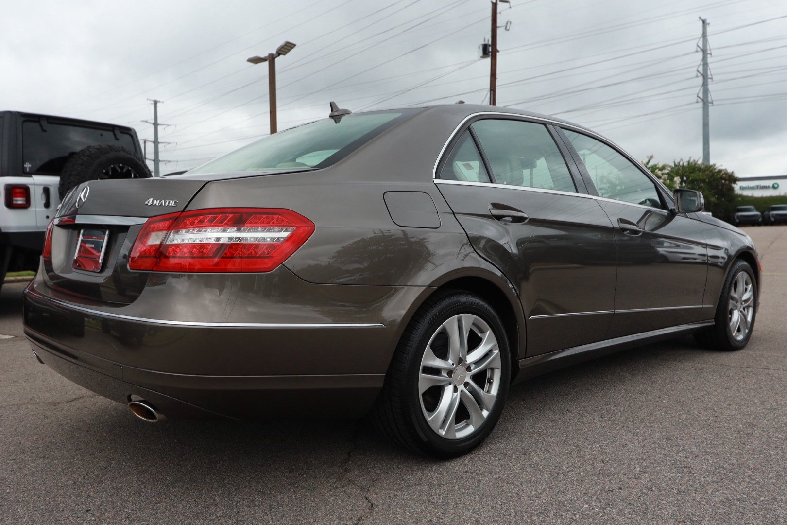 Used 2011 Mercedes-Benz E 350 4MATIC Sedan image 5