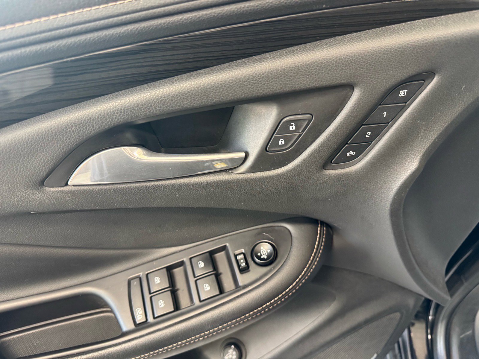 Used 2016 Buick Envision Premium AWD/4WD image 17