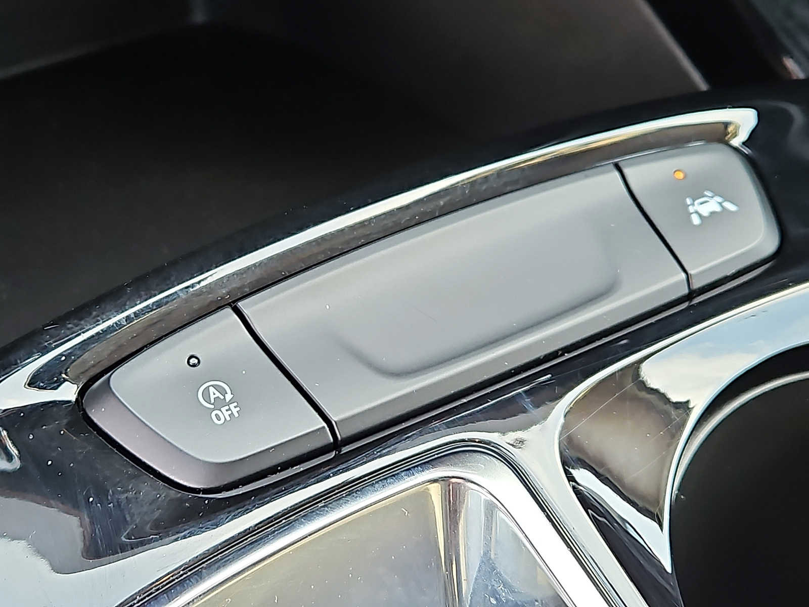 Used 2025 Chevrolet Trax LT w/ LT Convenience Package image 24