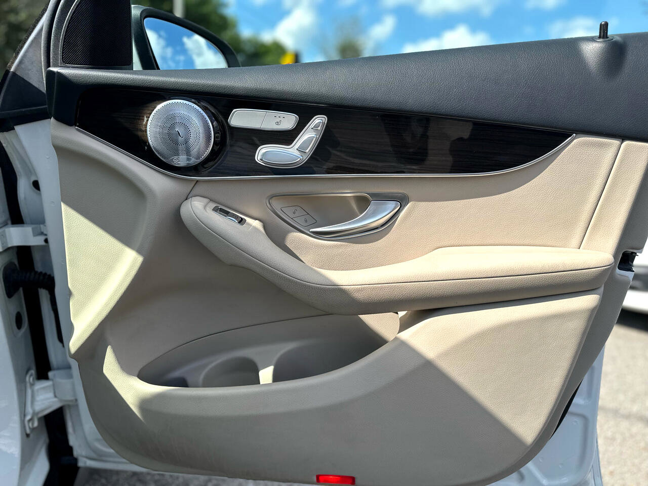 Used 2018 Mercedes-Benz GLC 300 4MATIC image 29