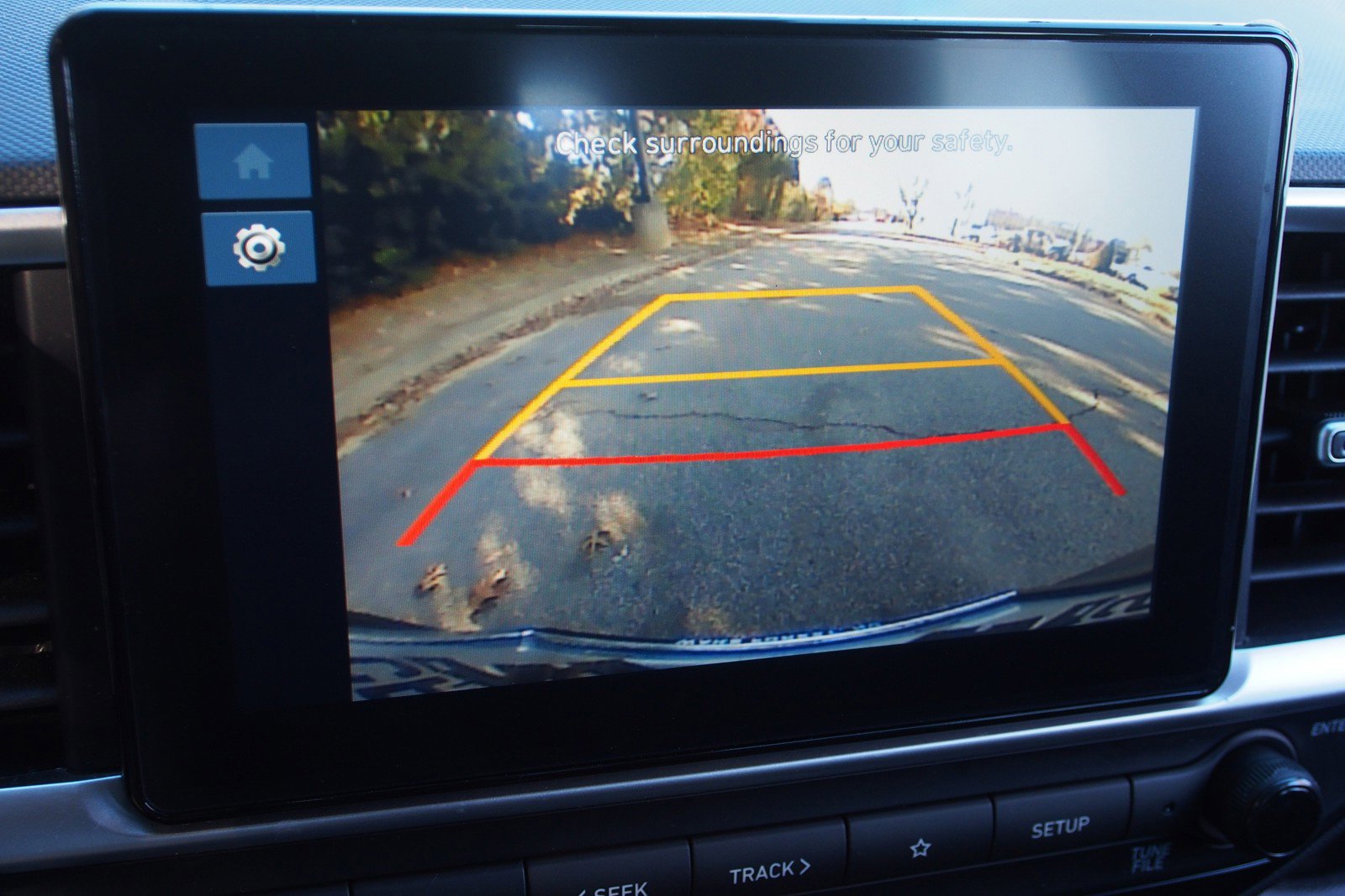 Used 2025 Hyundai Venue SE image 27