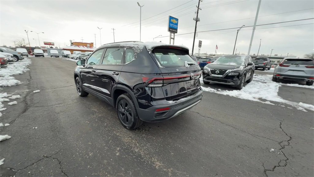 Used 2025 Volkswagen Taos S image 6