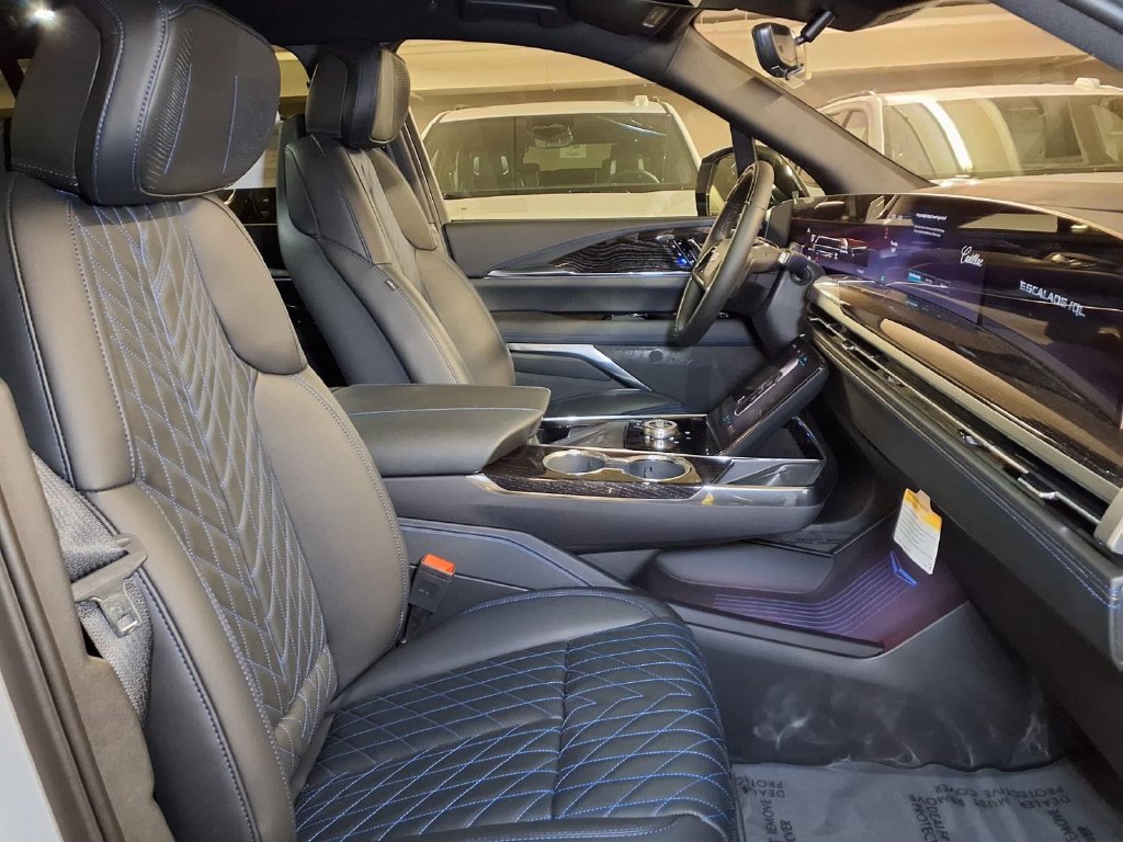 New 2026 Cadillac Escalade IQL Luxury AWD/4WD image 5