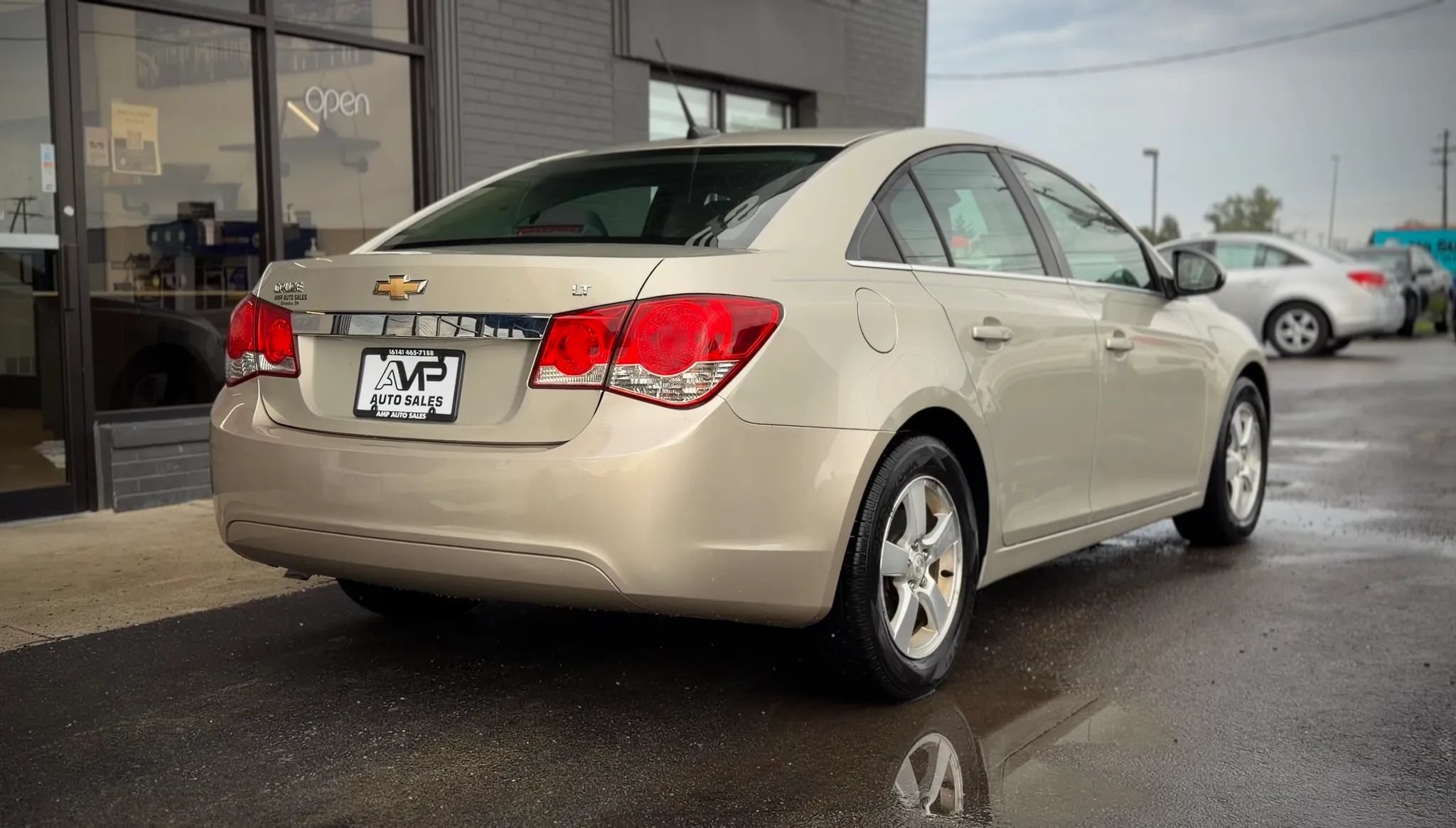 Used 2013 Chevrolet Cruze LT FWD image 2