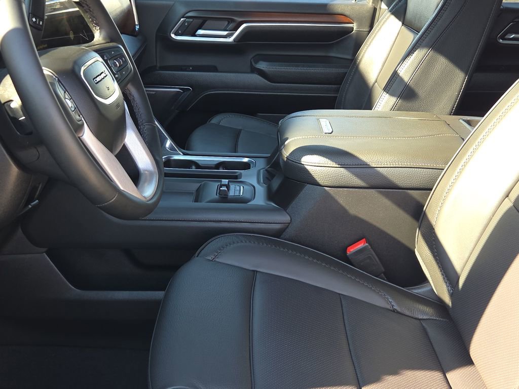Used 2025 GMC Sierra 3500 Denali w/ Denali Reserve Package image 19