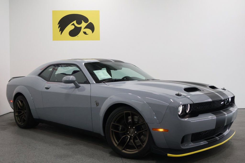 Used 2022 Dodge Challenger SRT Hellcat image 2