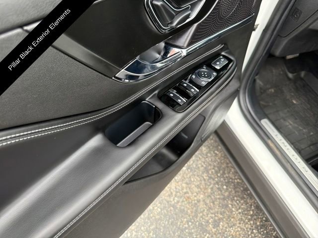 Used 2023 Lincoln Corsair Reserve image 16