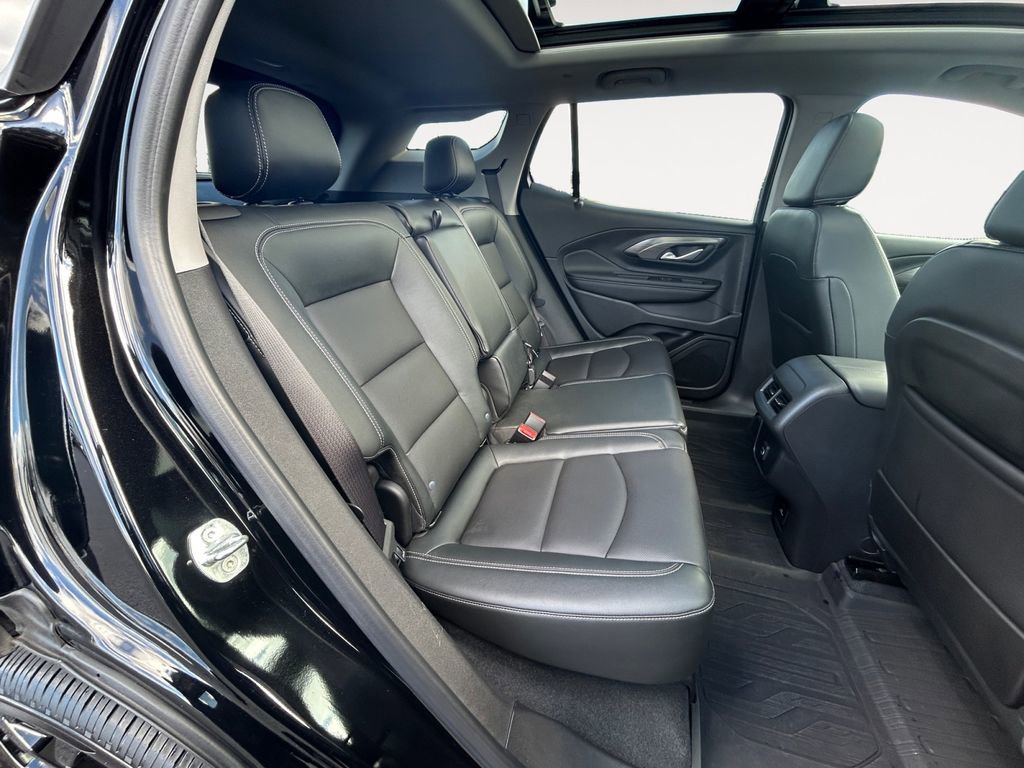 Used 2022 GMC Terrain SLT w/ Infotainment Package II image 11