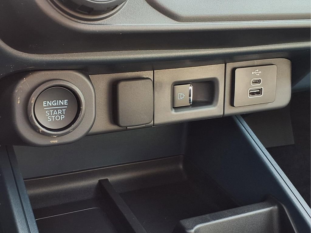 New 2026 Ford Maverick Lariat w/ 4K Tow Package image 10