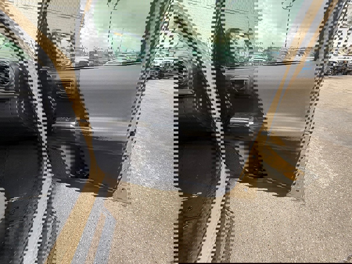 Used 2019 Toyota Tacoma SR5 RWD image 15