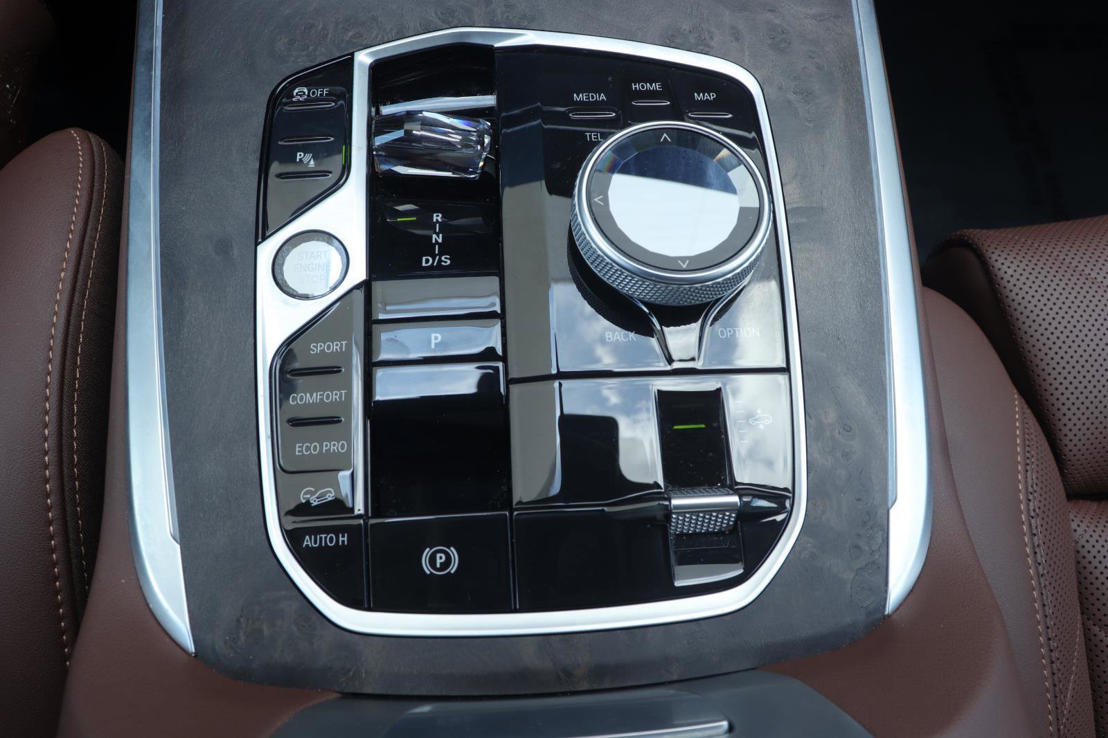 Used 2023 BMW X7 xDrive40i w/ Premium Package image 40