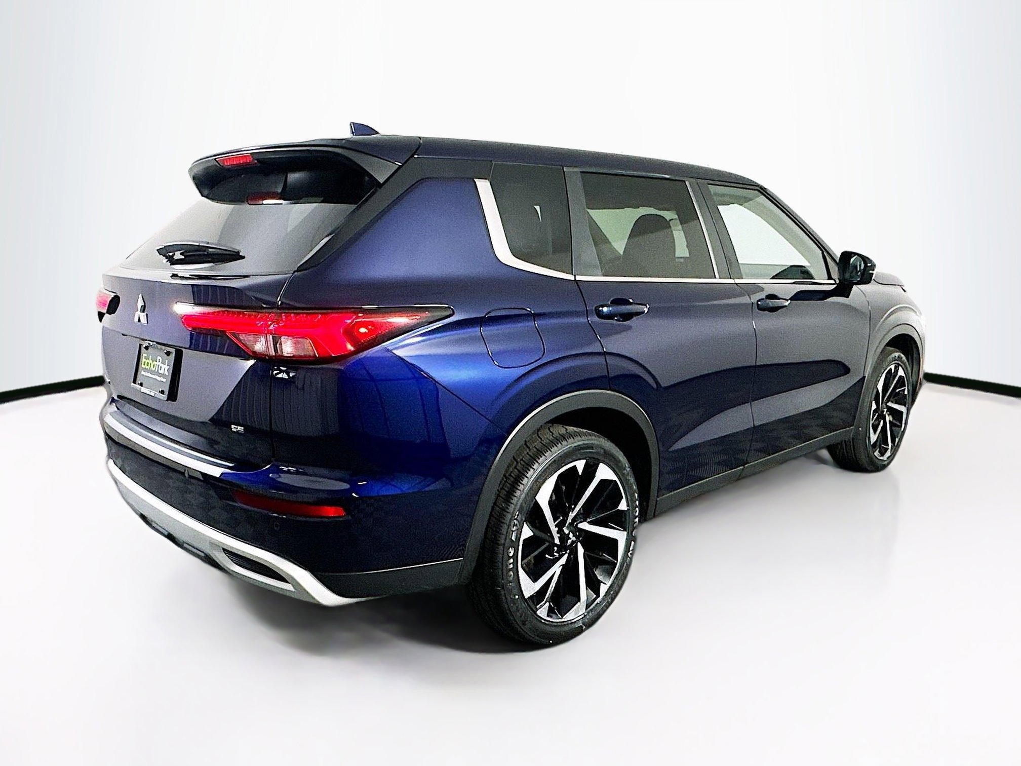 Used 2024 Mitsubishi Outlander SE FWD image 9