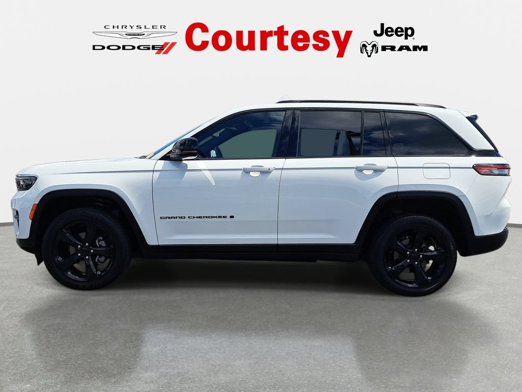 Certified 2024 Jeep Grand Cherokee Altitude AWD/4WD image 7
