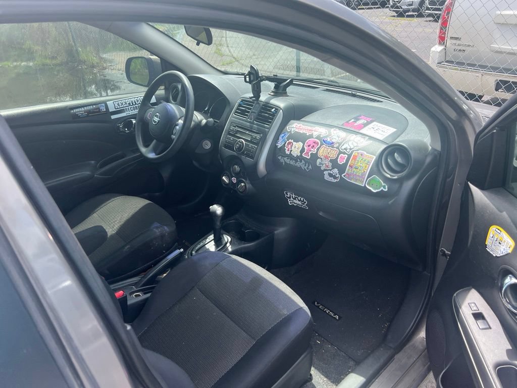 Used 2013 Nissan Versa SV FWD image 20