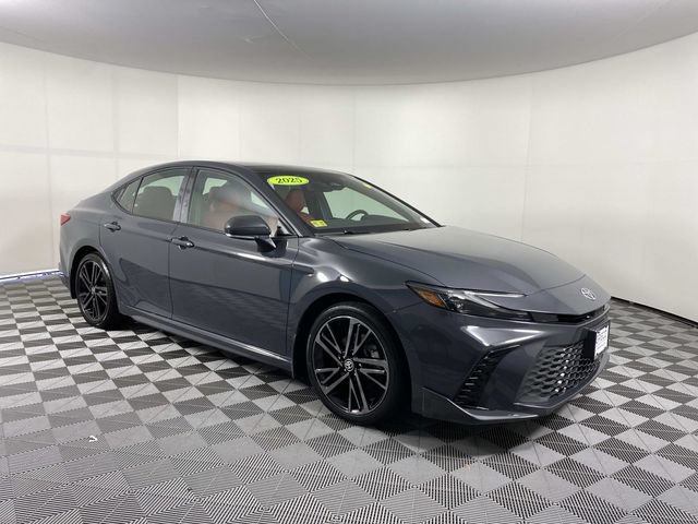 Used 2025 Toyota Camry XSE AWD/4WD image 1