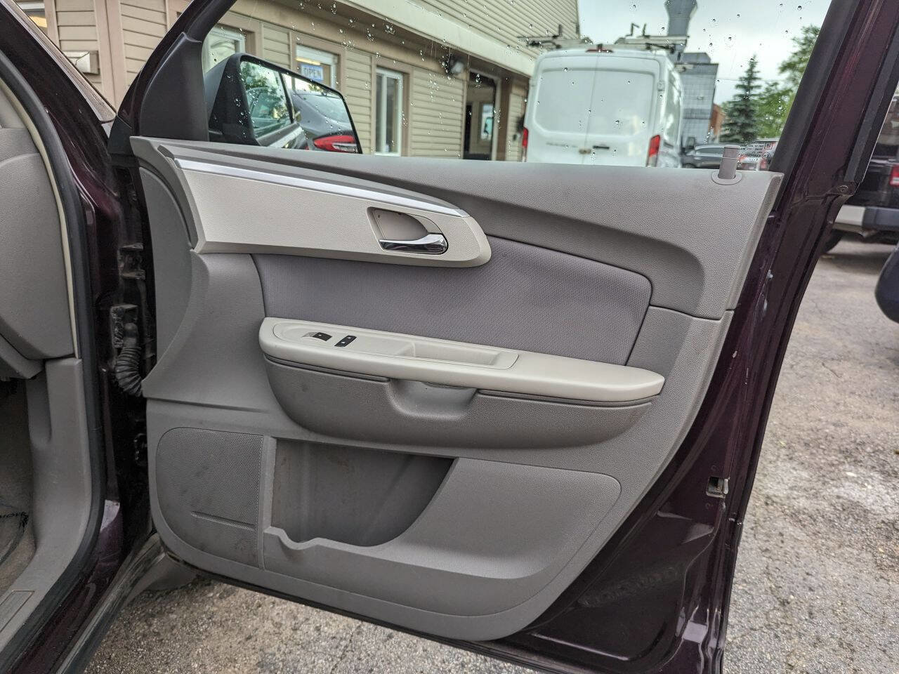 Used 2009 Chevrolet Traverse LS image 18