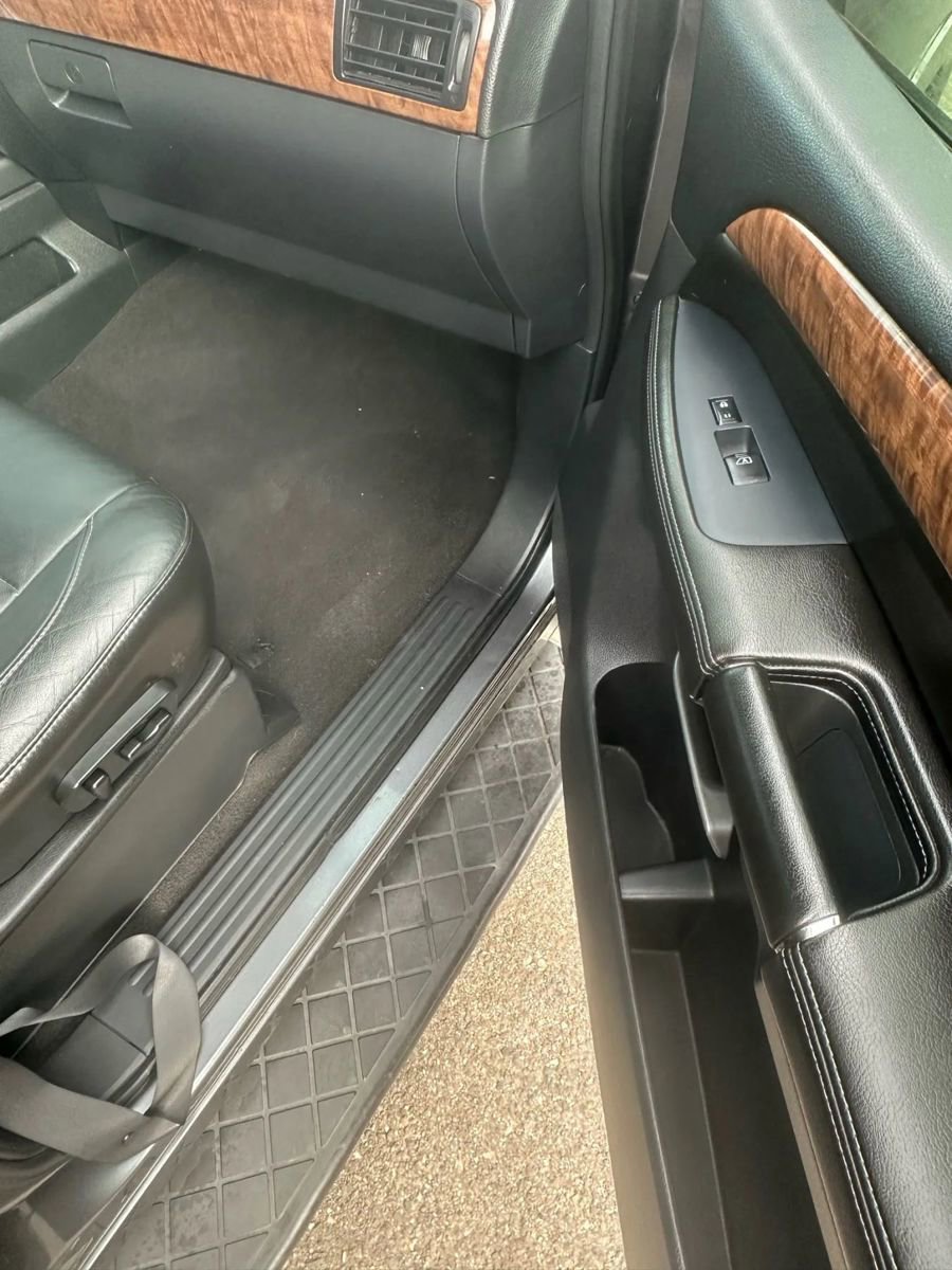 Used 2014 Nissan Armada Platinum image 24