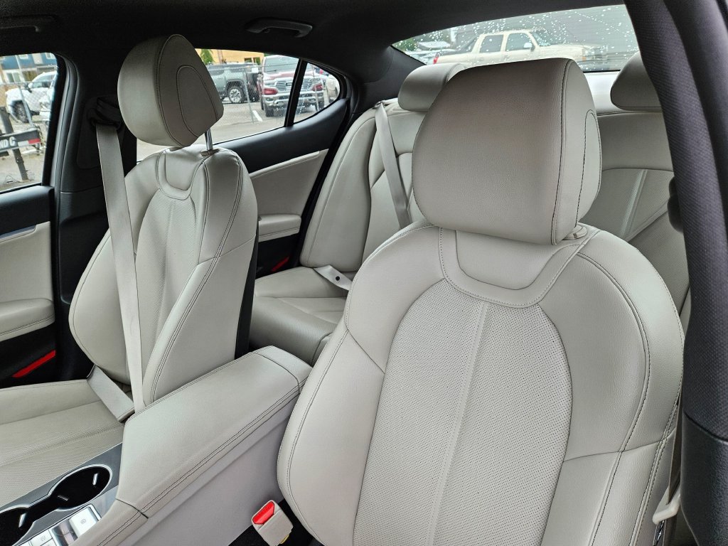 Used 2023 Genesis G70 2.0T RWD image 20
