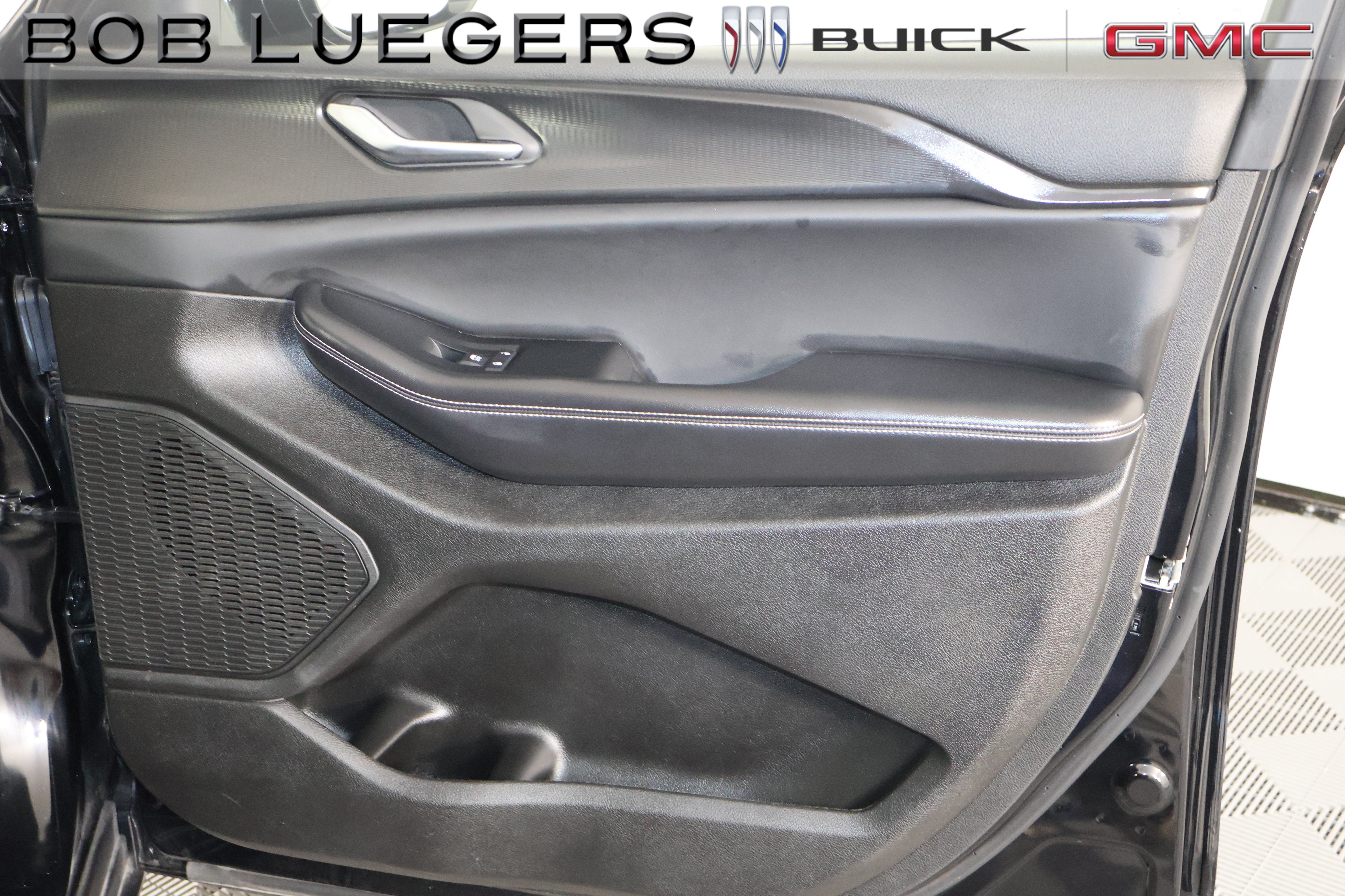 Used 2023 Jeep Grand Cherokee Altitude AWD/4WD image 18