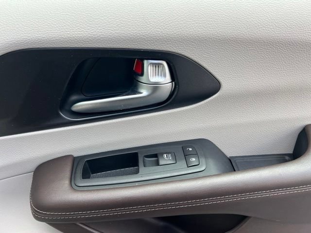 Used 2020 Chrysler Pacifica Touring-L Plus w/ Tire & Wheel Group FWD image 37