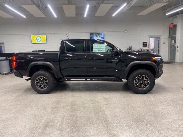New 2026 Chevrolet Colorado ZR2 w/ Technology Package AWD/4WD image 4