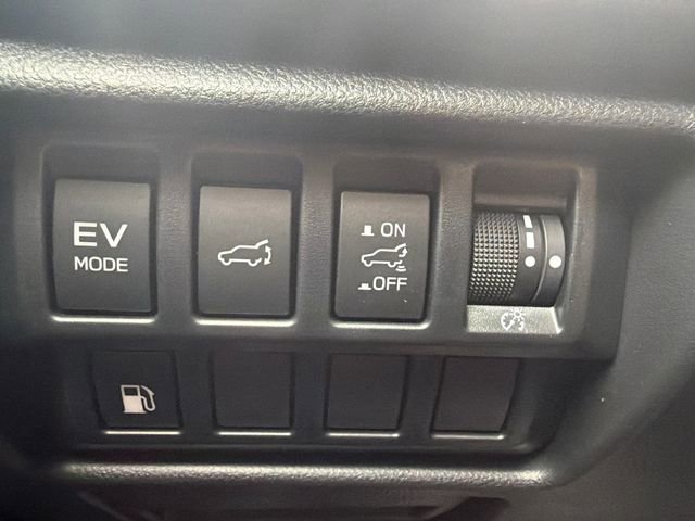 Used 2025 Subaru Forester Limited image 27