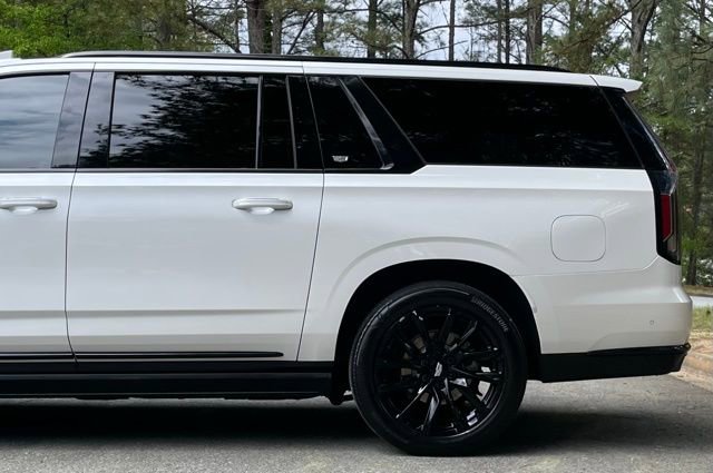 Used 2022 Cadillac Escalade ESV Sport w/ Touring Package AWD/4WD image 5