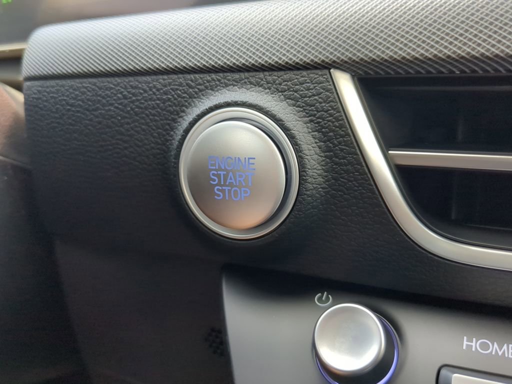 New 2025 Hyundai Sonata Limited image 14