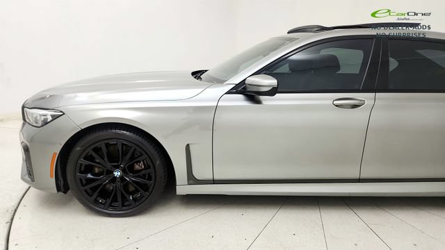 Used 2022 BMW 750i xDrive w/ M Sport Package AWD/4WD image 18