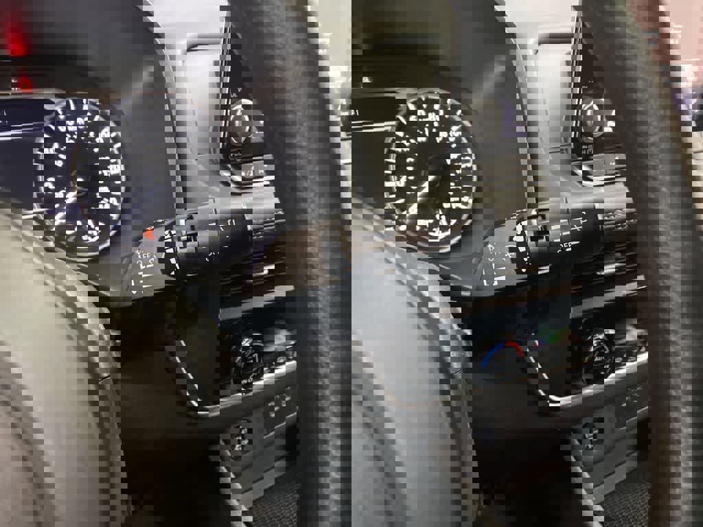 Used 2024 Nissan Rogue SV image 22