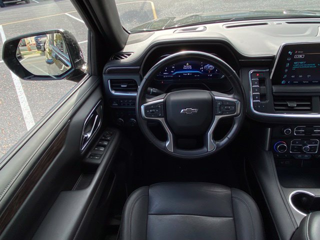 Used 2023 Chevrolet Suburban Z71 w/ Luxury Package AWD/4WD image 29