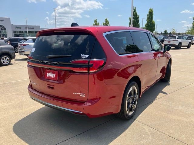 New 2027 Chrysler Pacifica Limited AWD/4WD image 6