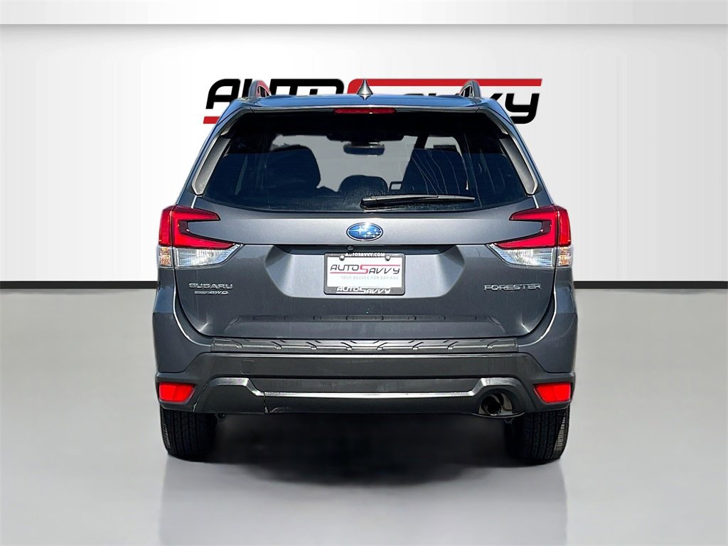 Used 2022 Subaru Forester Premium image 6