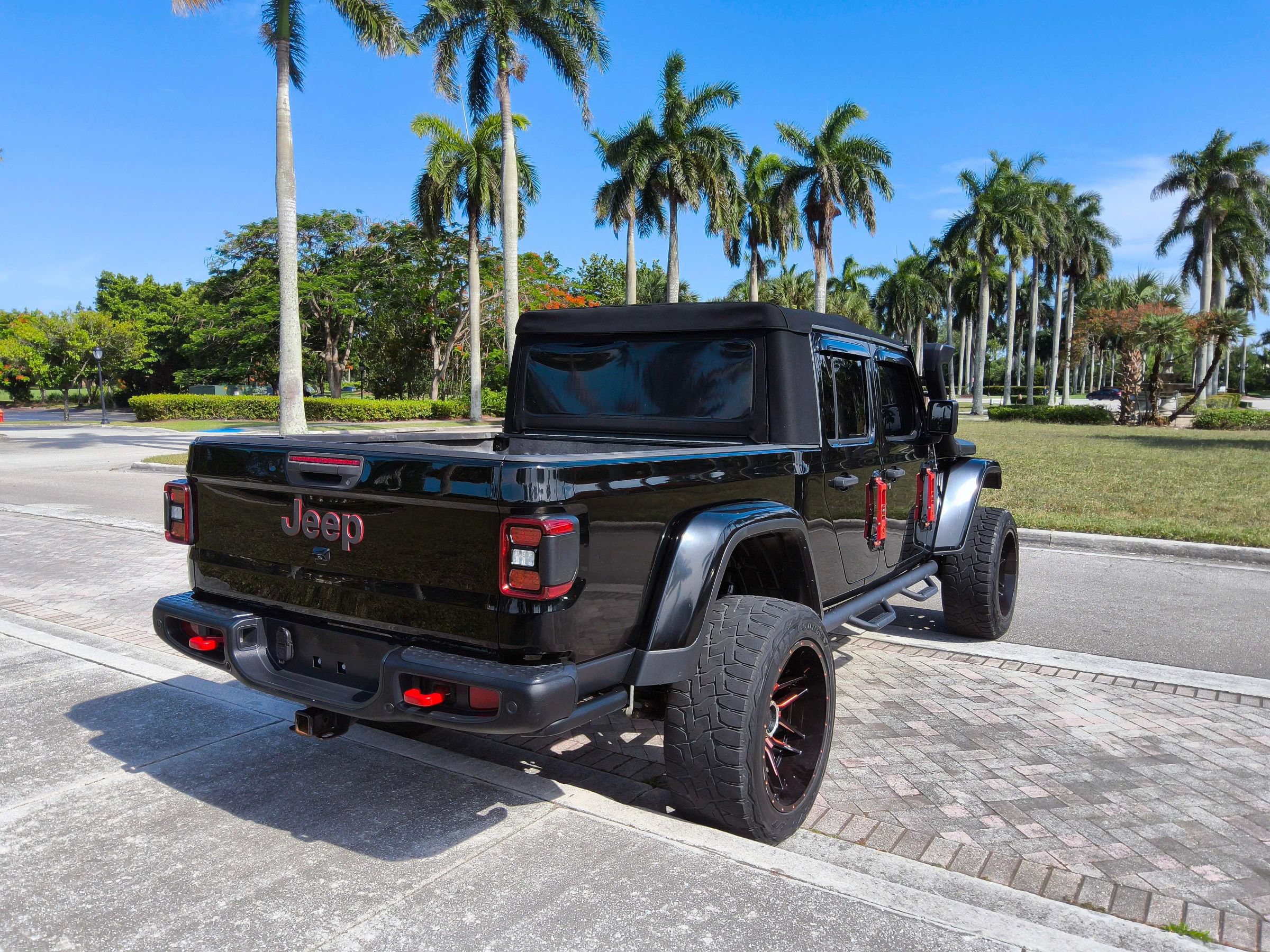 Used 2020 Jeep Gladiator Rubicon AWD/4WD image 9