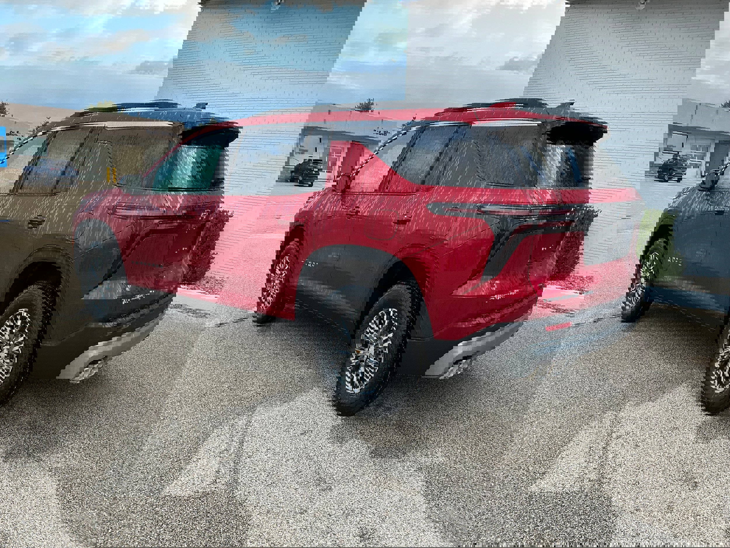 New 2026 Chevrolet Traverse LT w/ Driver Confidence Package image 3