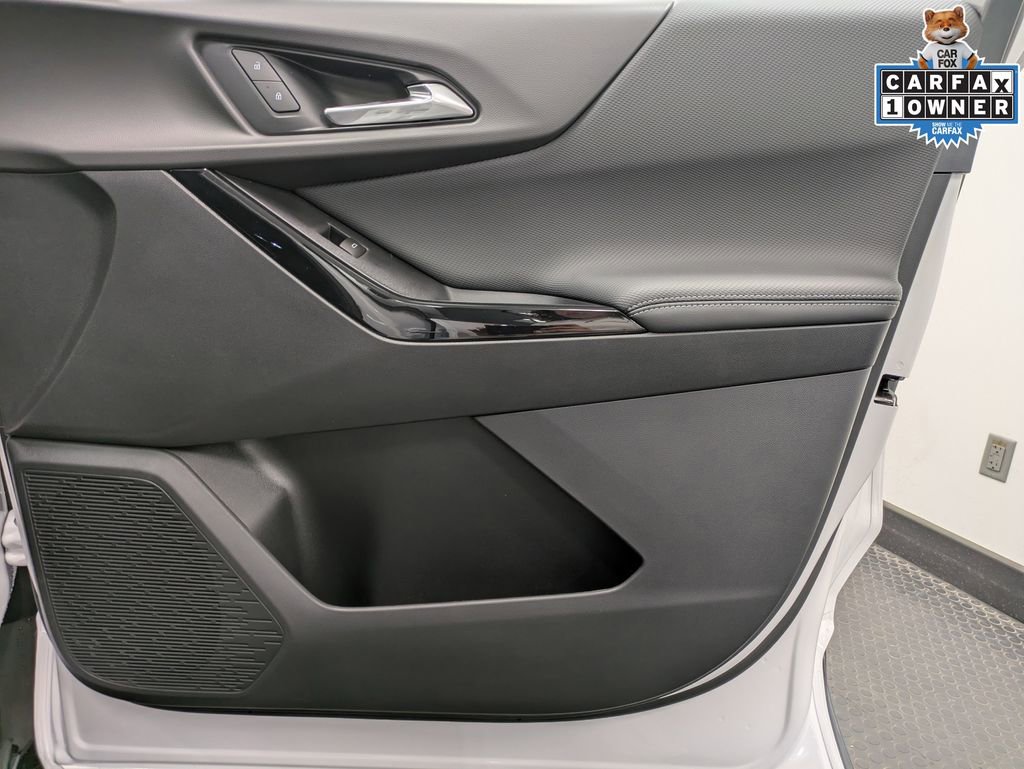 Used 2026 Chevrolet Equinox LT w/ Convenience Package II image 27