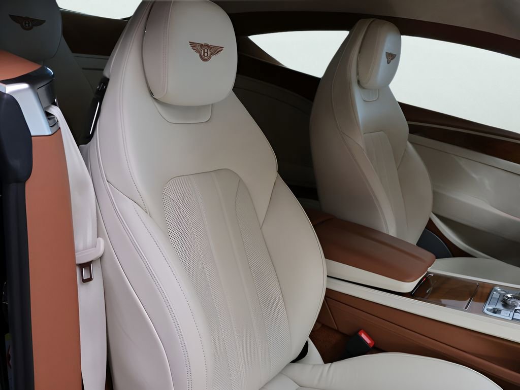 Used 2024 Bentley Continental GT image 12