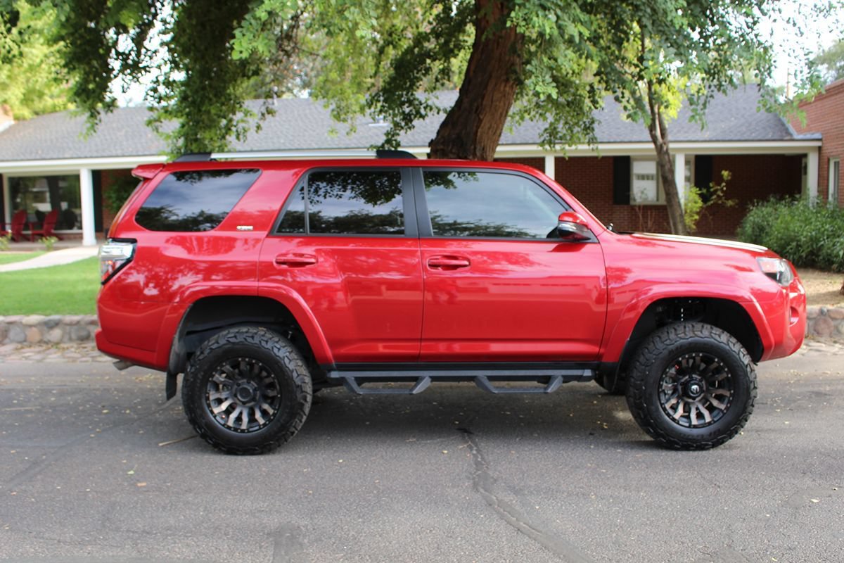 Used 2022 Toyota 4Runner SR5 Premium w/ Moonroof Package AWD/4WD image 3