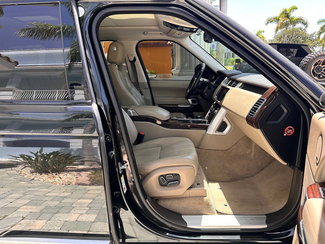 Used 2015 Land Rover Range Rover Supercharged AWD/4WD image 23