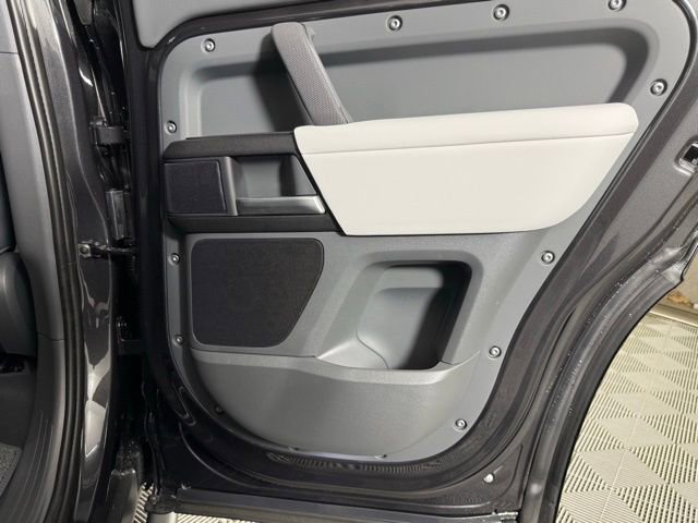 New 2026 Land Rover Defender 130 V8 image 30
