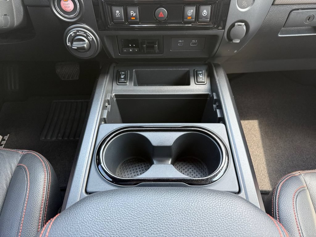 Used 2023 Nissan Titan PRO-4X w/ Pro-4x Convenience Package AWD/4WD image 15