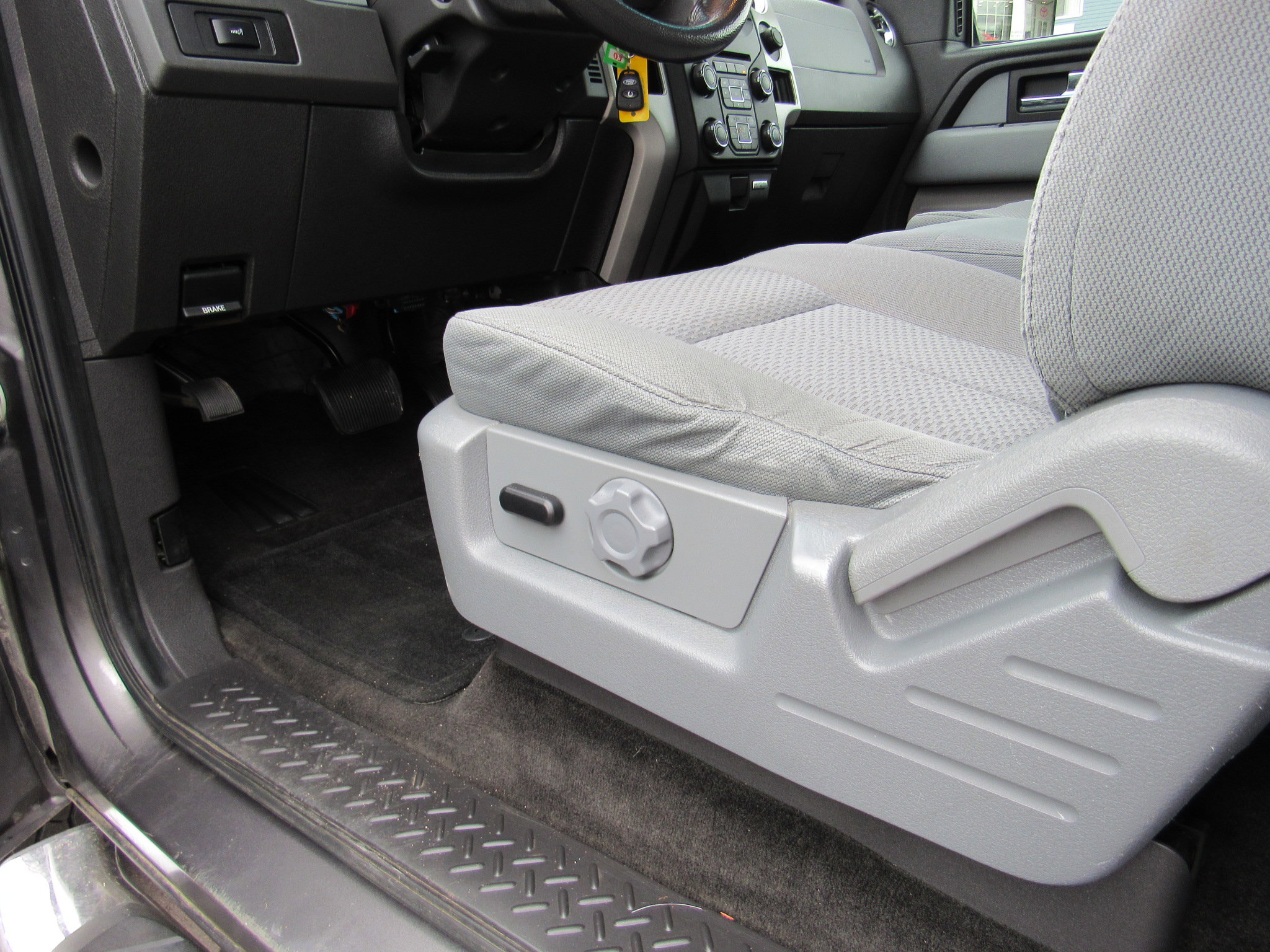 Used 2014 Ford F150 XLT w/ XLT Chrome Package image 15